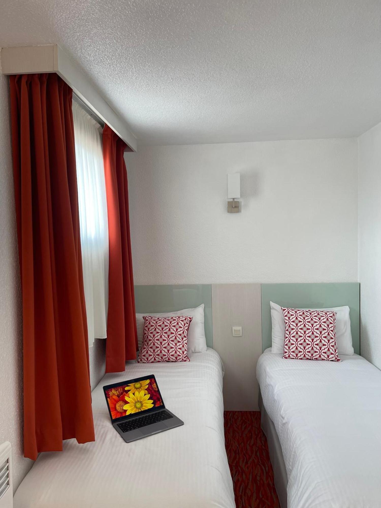 กีริอ๊าด ตูลุส บลาญัค แอร์พอร์ต Hotel บลานญัก ภายนอก รูปภาพ