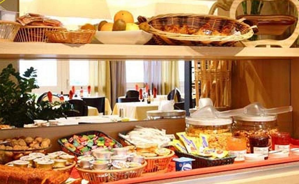กีริอ๊าด ตูลุส บลาญัค แอร์พอร์ต Hotel บลานญัก ภายนอก รูปภาพ